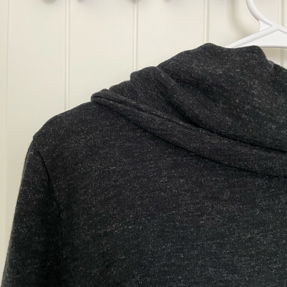 NWOT Gloria Vanderbilt GVS women’s dark gray cowl neck sweatshirt petite medium - Picture 8 of 8